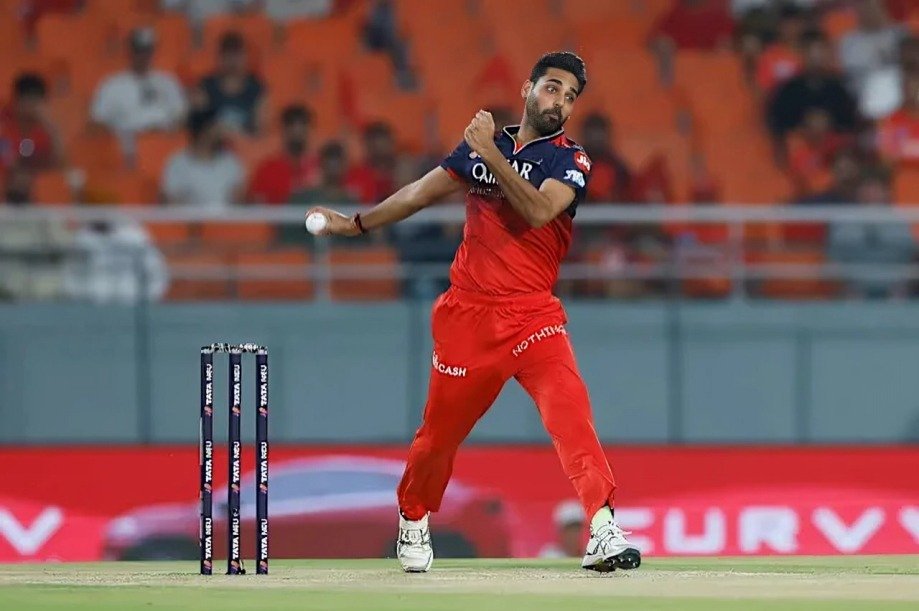 Top 5 bowlers with the most powerplay wickets in an IPL 5 Top 5 bowlers with the most powerplay wickets in an IPL - Sports Samrath