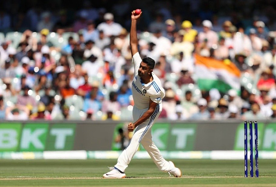 Top 5 Best Bowlers with Most 5 Wicket Hauls in Test Cricket - Sports Samrath