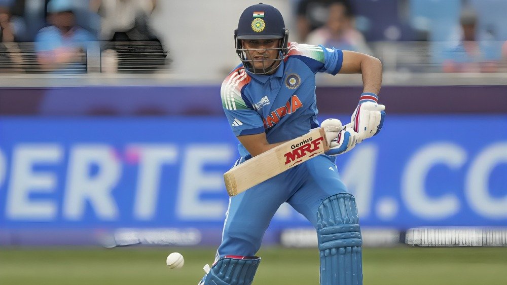Top 5 Best Cricketers To Have Used MRF Bat 7 Top 5 Best Cricketers To Have Used MRF Bat - Sports Samrath