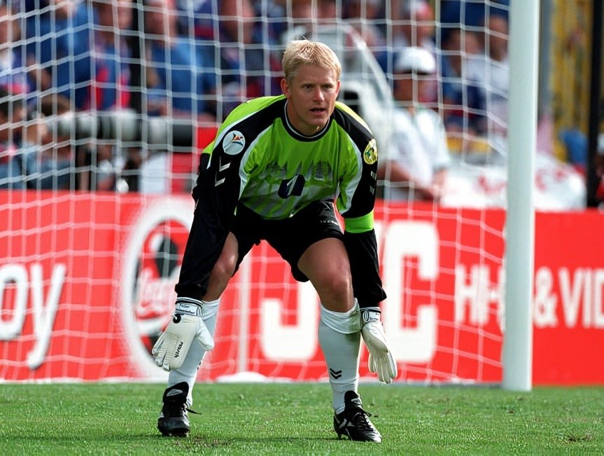 Top 5 Best Goalkeepers of All Time - Sports Samrath