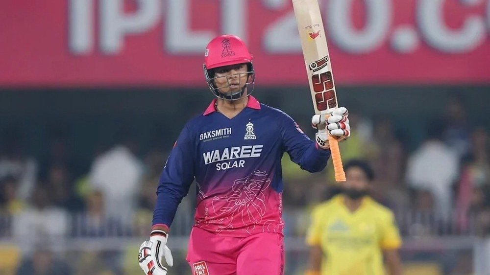 Top 10 Batsmen With Highest Strike Rates in IPL 3 Top 10 Batsmen With Highest Strike Rates in IPL - Sports Samrath