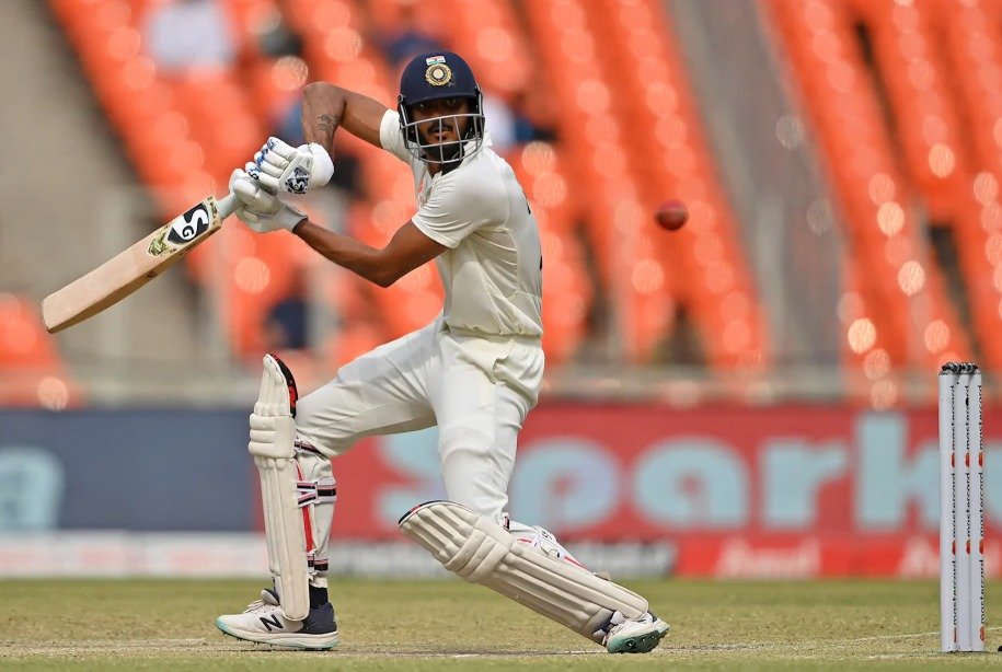 Top 10 Players with Highest Averages in the Border-Gavaskar Trophy 3 Top 10 Players with Highest Averages in the Border-Gavaskar Trophy - Sports Samrath