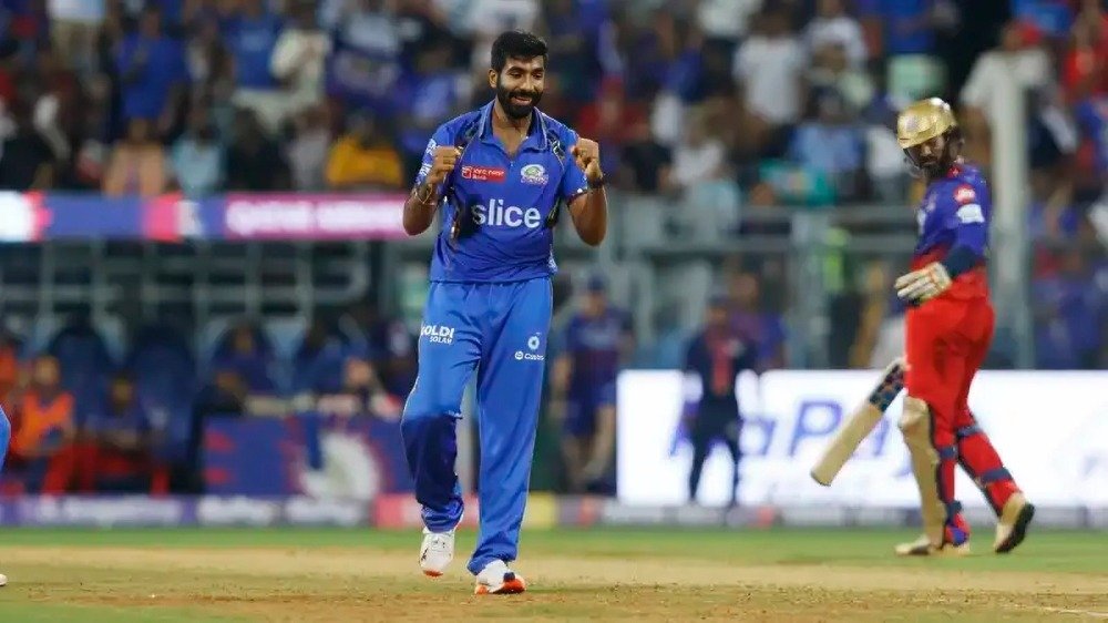Top 10 Bowlers With Most Five-Wicket Hauls in IPL 4 Top 10 Bowlers With Most Five-Wicket Hauls in IPL - Sports Samrath