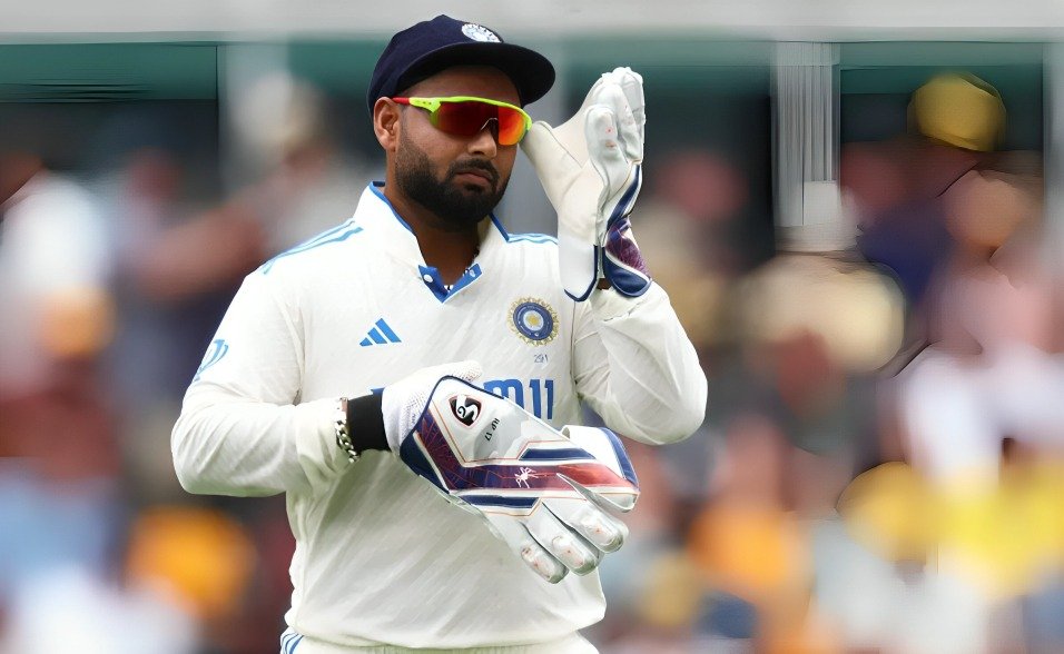 Top 10 Most Catches in a Match in Border-Gavaskar Trophy - Sports Samrath