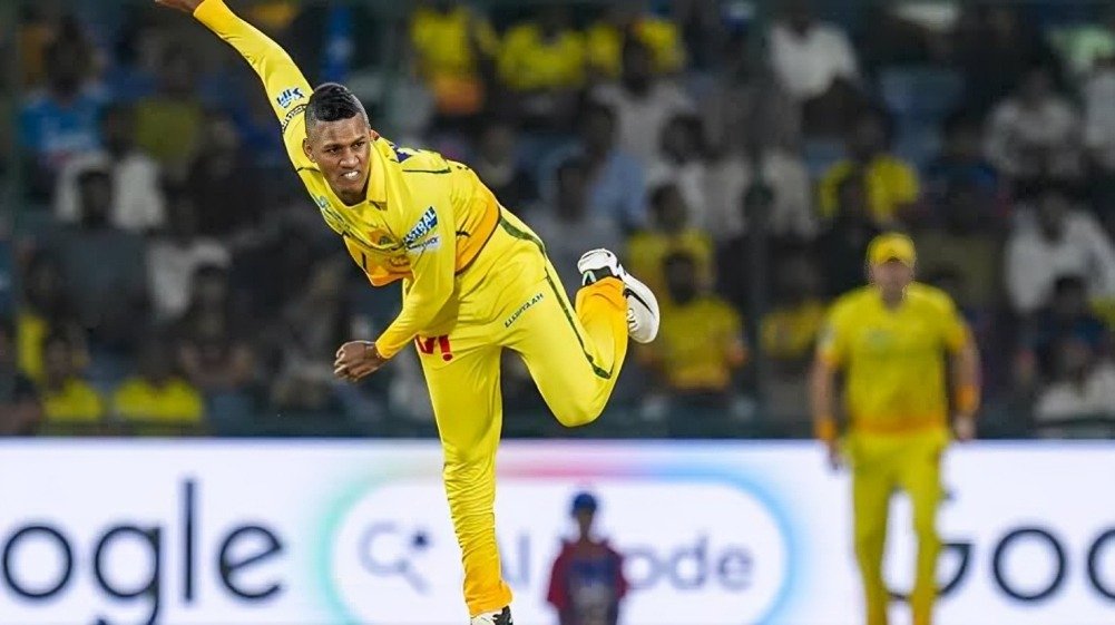 Top 10 Bowlers With Best Economy Rates in Indian Premier League 7 Top 10 Bowlers With Best Economy Rates in Indian Premier League - Sports Samrath