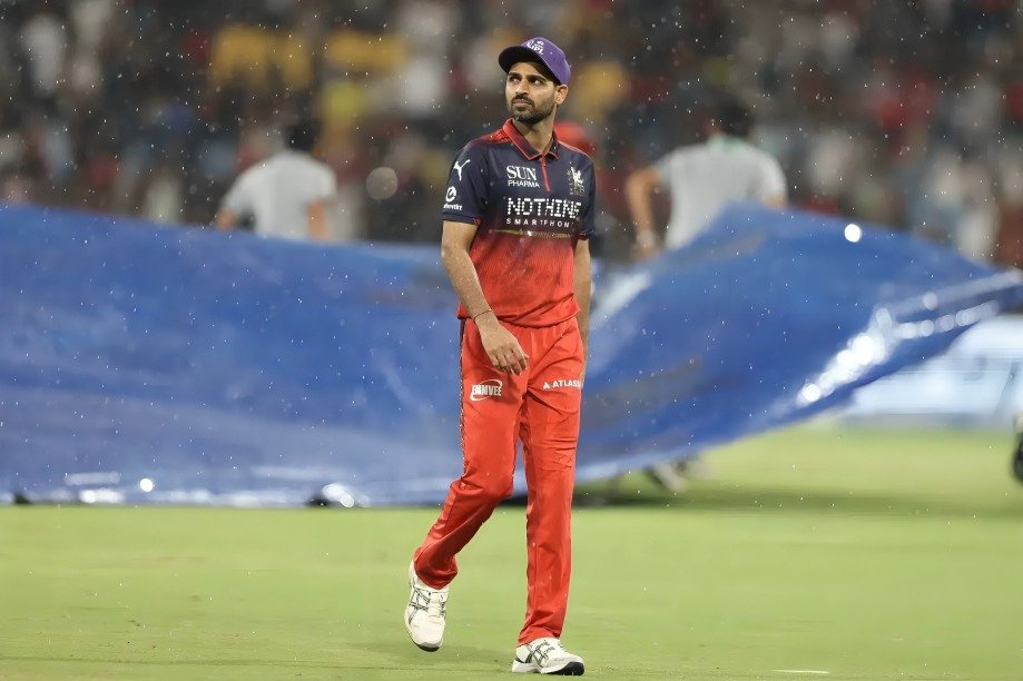 Top 10 Bowlers With Best Economy Rates in Indian Premier League 6 Top 10 Bowlers With Best Economy Rates in Indian Premier League - Sports Samrath