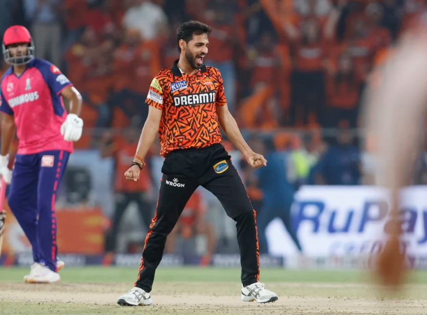 Top 10 Fastest Bowlers to Take 100 Wickets in IPL 9 Top 10 Fastest Bowlers to Take 100 Wickets in IPL