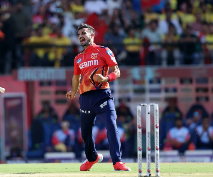 Top 10 Fastest Bowlers to Take 100 Wickets in IPL 10 Top 10 Fastest Bowlers to Take 100 Wickets in IPL