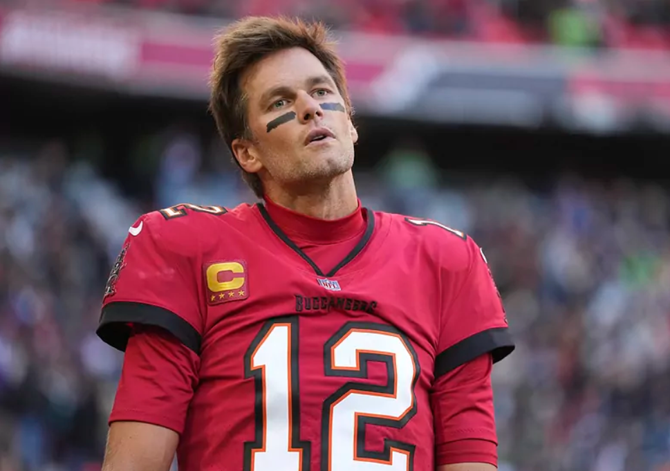 Top 10 Best Players With Most Pass Yards in NFL 7 Top 10 Best Players With Most Pass Yards in NFL