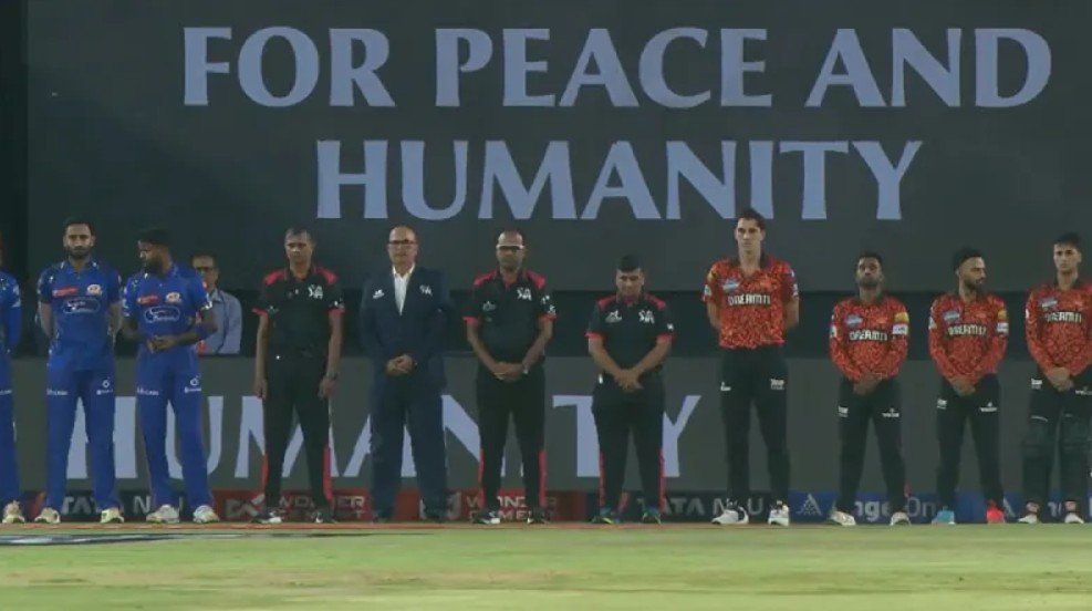 IPL 2025: MI and SRH Pay Tribute to Pahalgam Terror Victims 3 IPL 2025: MI and SRH Pay Tribute to Pahalgam Terror Victims