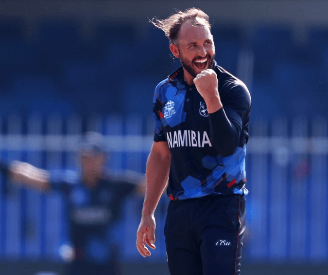 Top 5 Best Bowling Figures on Debut in ODI 4 Top 5 Best Bowling Figures on Debut in ODI