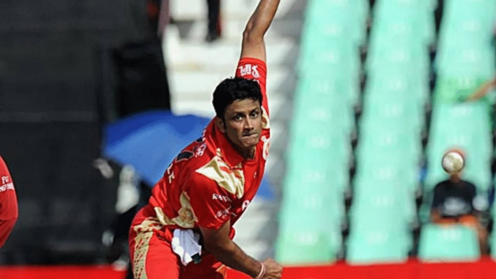 Top 5 Best Bowling figures in IPL 4 Top 5 Best Bowling figures in IPL