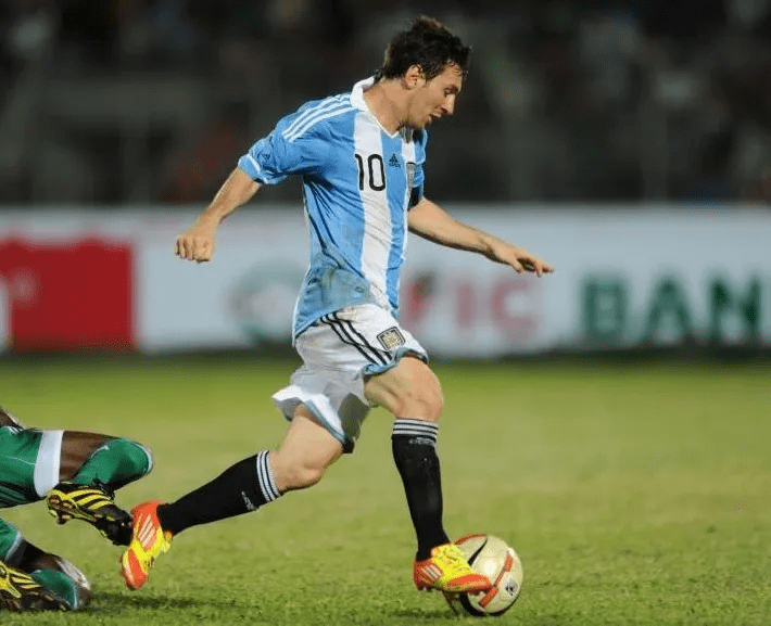Top 10 Iconic Football Boots and the Legends Who Made Them Famous 7 Top 10 Iconic Football Boots and the Legends Who Made Them Famous