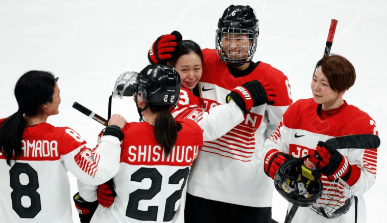 Top 10 Best Women’s Ice Hockey Teams in 2025 5 Top 10 Best Women’s Ice Hockey Teams in 2025