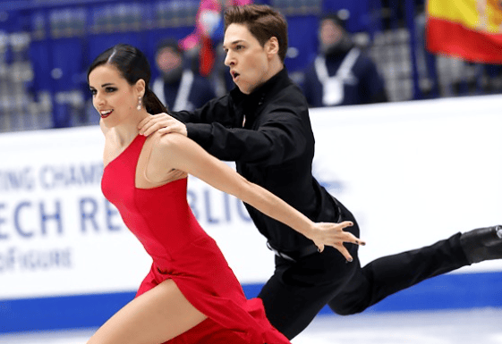 Top 10 Ice Dancing Duos Crushing the 2025 Season 3 Top 10 Ice Dancing Duos Crushing the 2025 Season