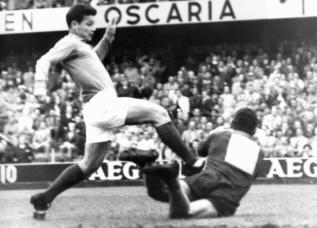Top 10 Unbelievable Football Records of All Time – Goals, Speed, Streaks & Legends 6 Football