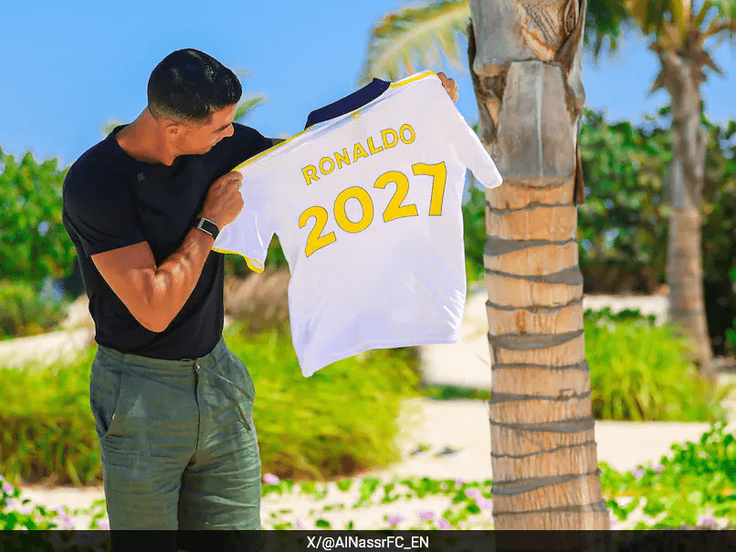 Cristiano Ronaldo Signs Massive Al-Nassr Contract: Rs 2,000 Crore Per Year, Private Jet, Bonuses, and Ownership Deal