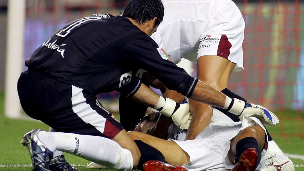 Top 10 Footballers Who Passed Away Too 