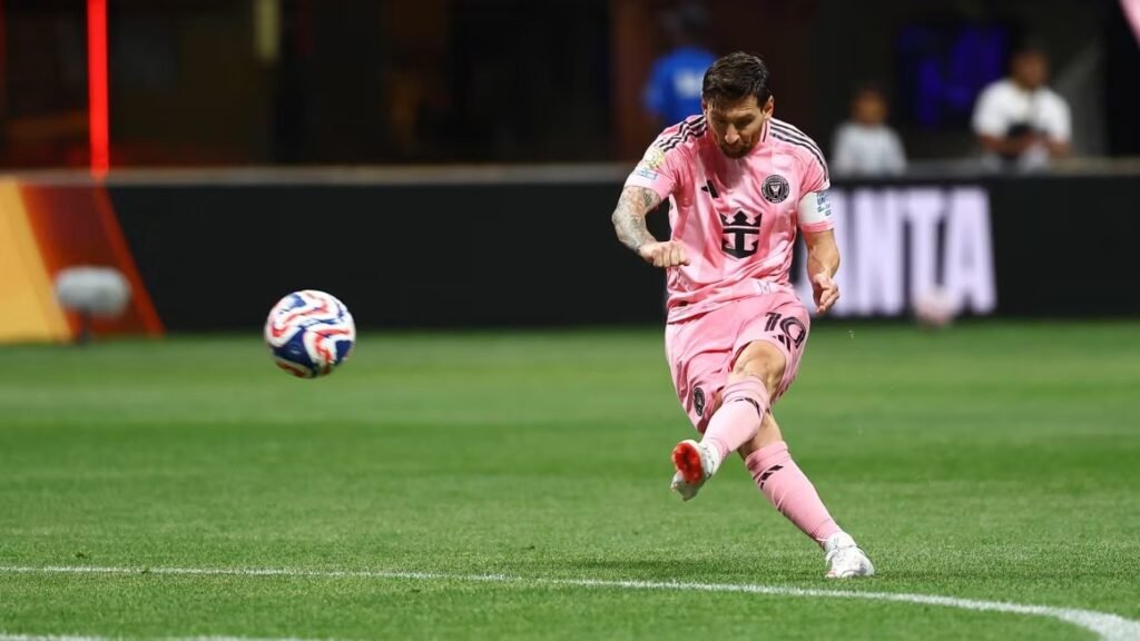 Top 10 Free Kicks That Shocked the World