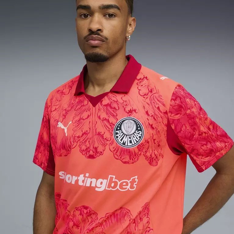 Top 10 Best Goalkeeper Jerseys of the 2025/26 Season 4 Top 10 Best Goalkeeper Jerseys