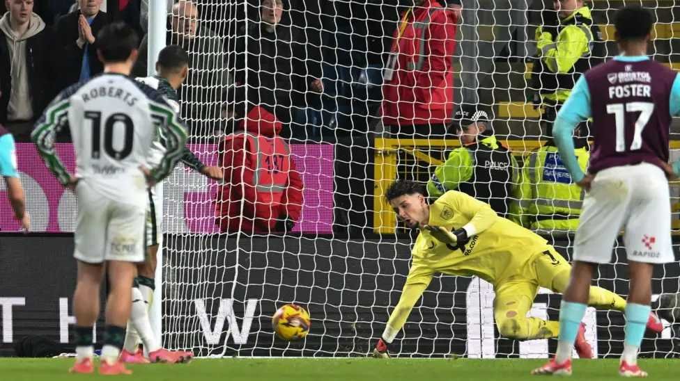 Top 10 Goalkeepers with the Most Penalty Saves in 2025