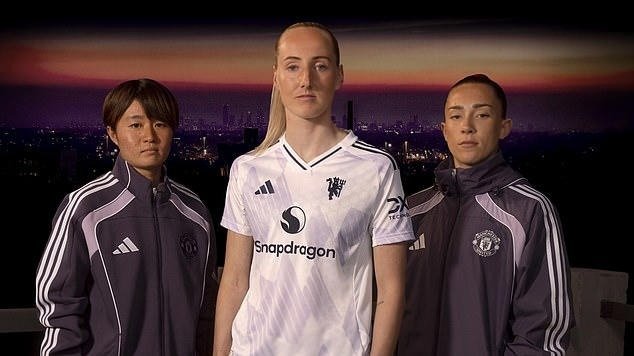 The 10 Most Stylish Away Kits for Football 2025/26 7 The 10 Most Stylish Away Kits for Football