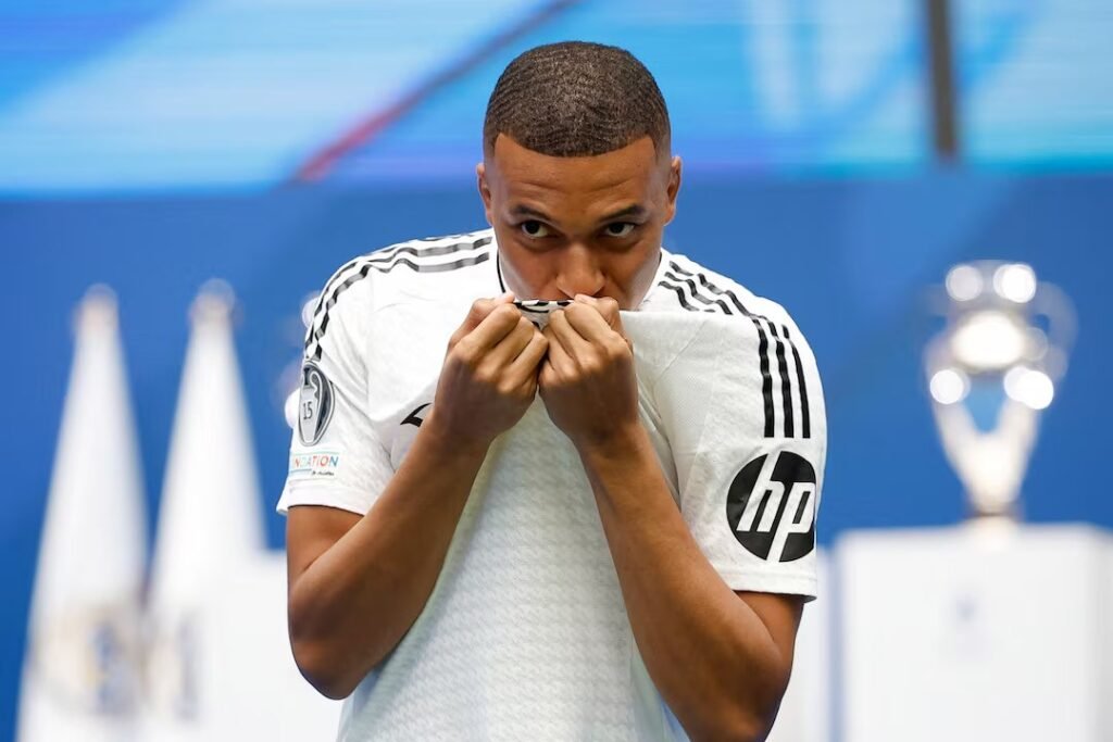 Top 10 Most Expensive Transfers in Football History 11 most-expensive-transfers-in-football-history