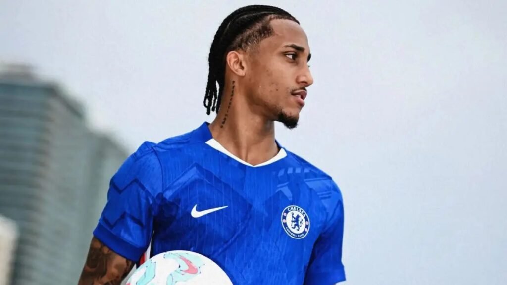 Top 10 Most Expensive Football Signings of the 2025/26 Season 7 Top 10 Most Expensive Football Signings