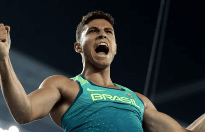 Top 10 Male Pole Vaulters : Explosive Athletes