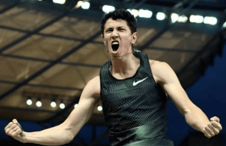 Top 10 Male Pole Vaulters : Explosive Athletes