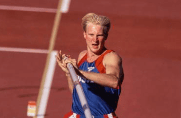 Top 10 Male Pole Vaulters : Explosive Athletes