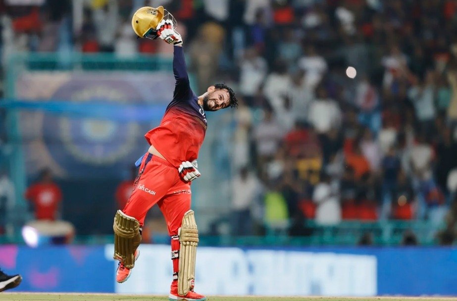 Top 10 Legendary Wicketkeepers with Most Dismissals in IPL 2025 7 Top 10 Legendary Wicketkeepers with Most Dismissals in IPL 2025