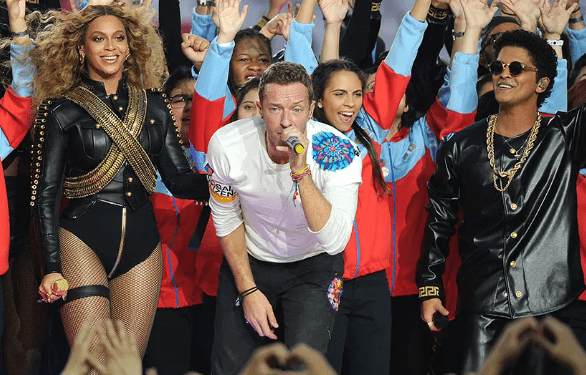 Top 10 Super Bowl Halftime Shows That Broke the Internet 3 Top 10 Super Bowl Halftime Shows That Broke the Internet