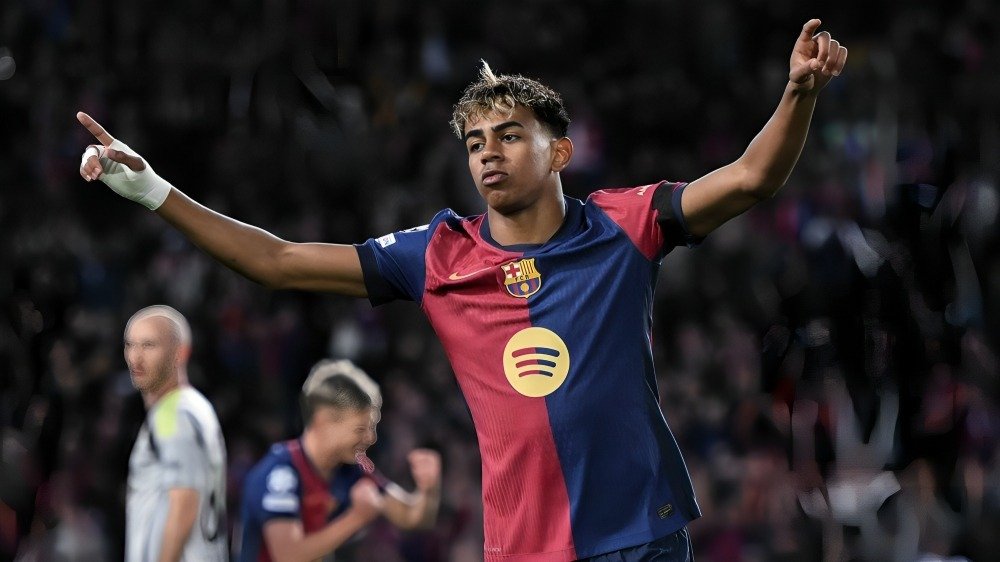 Top 10 Youngest Players in World Football (Ranked) In 2025 7 Top 10 Youngest Players in World Football (Ranked) In 2025