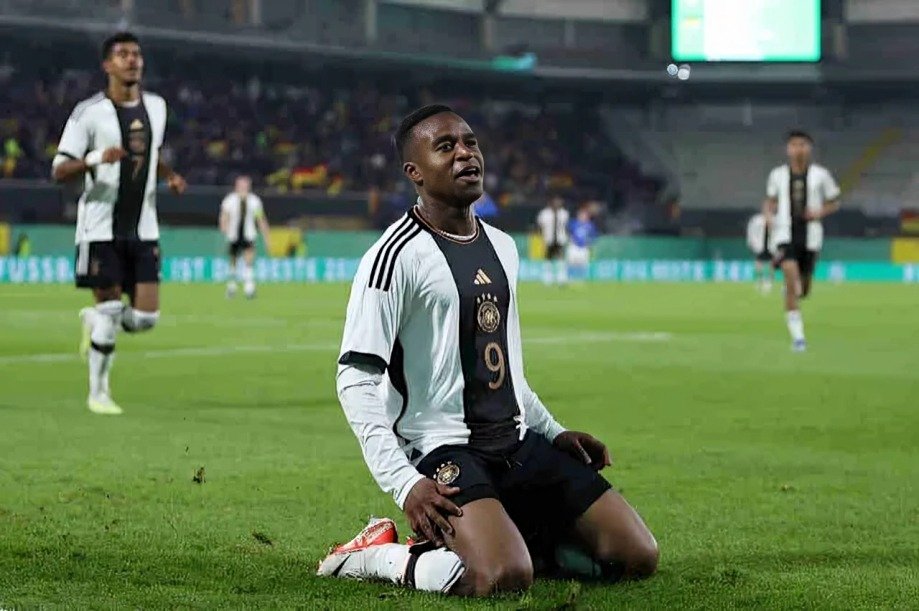 The Youngest Player in World Cup History: Top 10 Wonderkids Who Made Their Mark