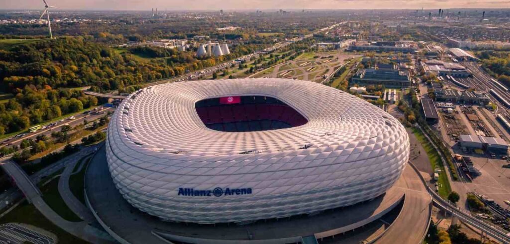 2025’s Most Iconic Football Stadiums Every Fan Must Visit 9 Most Iconic Football Stadiums