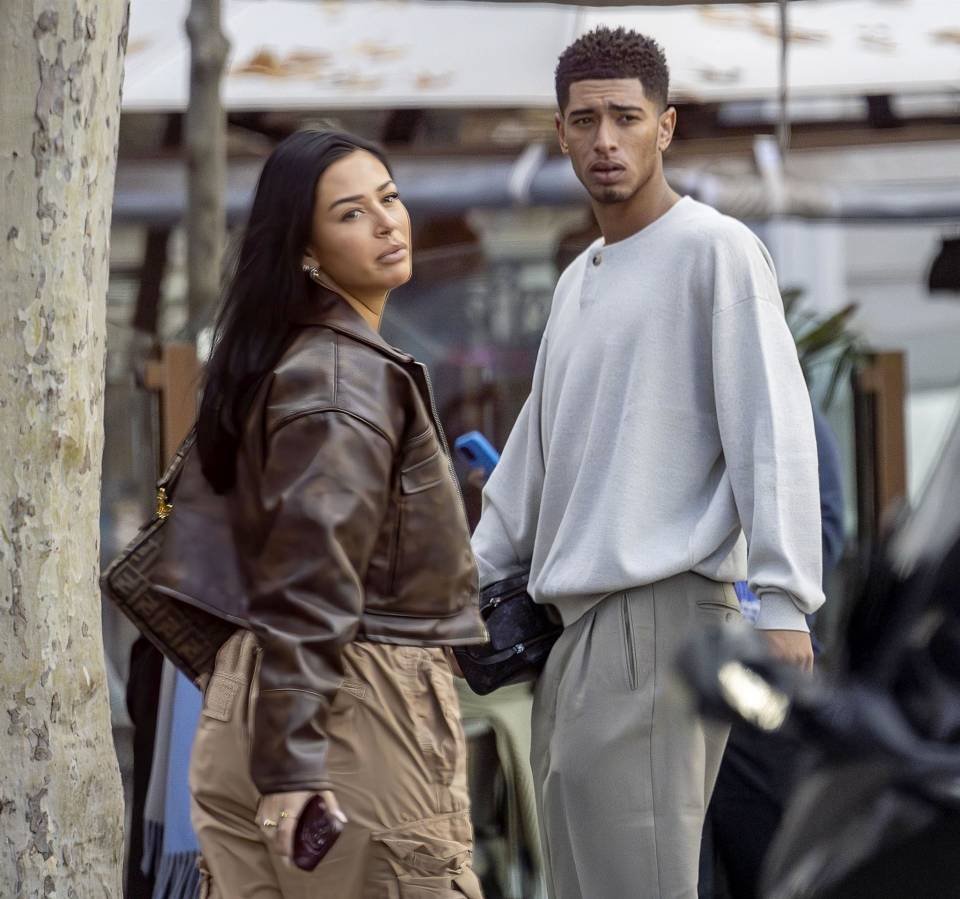 Top 10 Footballers and Their Gorgeous GFs Making Headlines in 2025 11 Top 10 Footballers and Their Gorgeous GFs Making Headlines in 2025 reveals football’s most glamorous and talked-about couples this year.