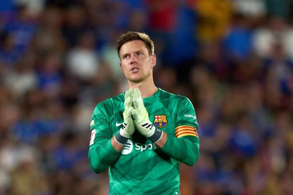Top 10 Goalkeepers Likely to Win the Prestigious 2025 Yashin Trophy 5 Top 10 Goalkeepers Likely to Win