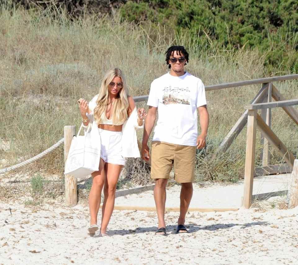Top 10 Footballers and Their Gorgeous GFs Making Headlines in 2025 8 Top 10 Footballers and Their Gorgeous GFs Making Headlines in 2025 reveals football’s most glamorous and talked-about couples this year.
