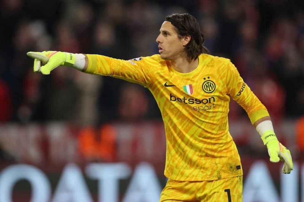 Top 10 Goalkeepers Likely to Win the Prestigious 2025 Yashin Trophy 10 Top 10 Goalkeepers Likely to Win