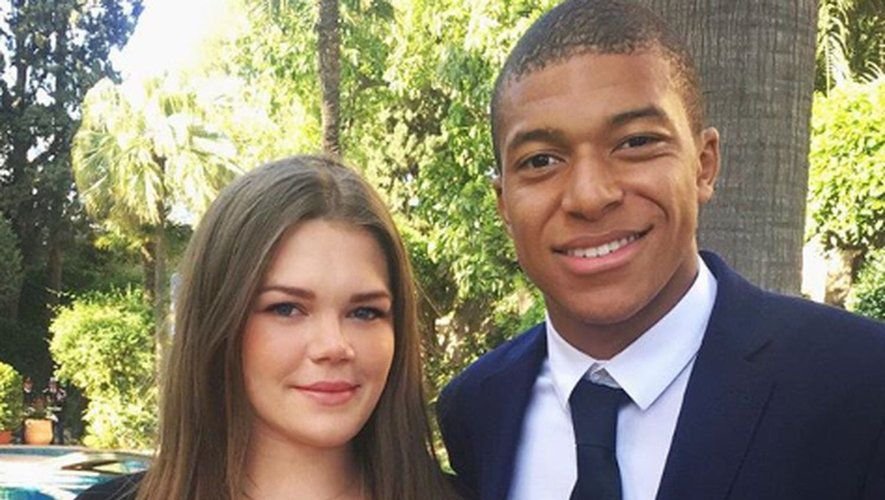 Top 10 Footballers and Their Gorgeous GFs Making Headlines in 2025 12 Top 10 Footballers and Their Gorgeous GFs Making Headlines in 2025 reveals football’s most glamorous and talked-about couples this year.