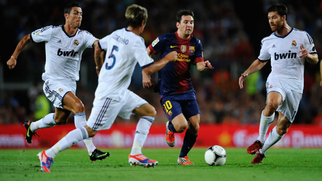 Lionel Messi’s Top 10 Goals in His Historic 2012 Calendar Year