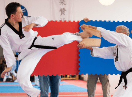 Top 10 Taekwondo Breaking Techniques for Power 10 Top 10 Taekwondo Breaking Techniques for Power