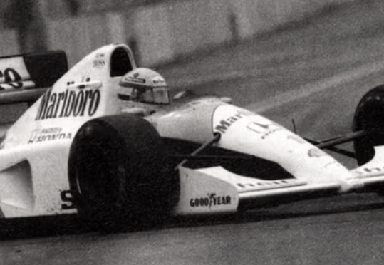 Top 10 Motorsport Finishes : Most Exciting Finishes in Motorsport History 8 Top 10 Motorsport Finishes : Most Exciting Finishes in Motorsport History