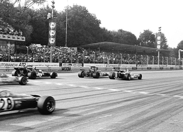Top 10 Motorsport Finishes : Most Exciting Finishes in Motorsport History 11 Top 10 Motorsport Finishes : Most Exciting Finishes in Motorsport History