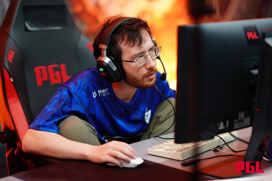 Top 10 Legendary Dota 2 Players of All Time 5 Top 10 Legendary Dota 2 Players of All Time