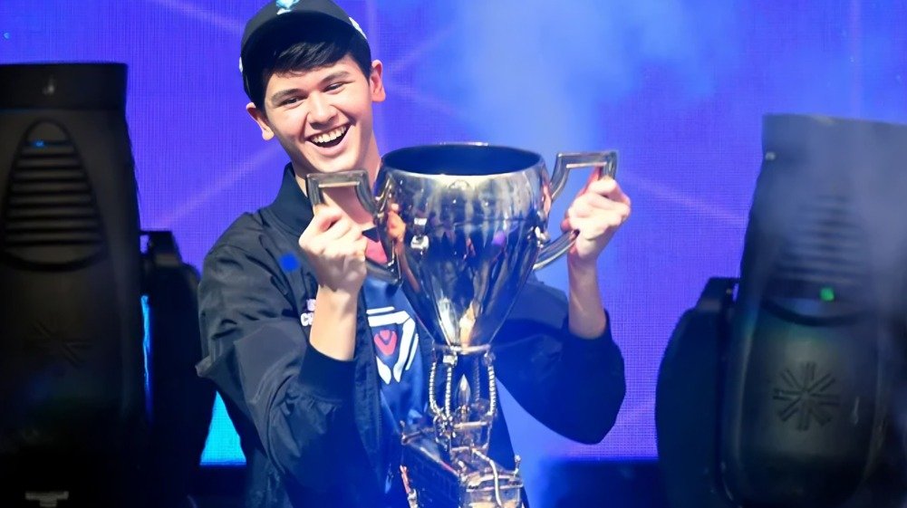 Top 10 Greatest Fortnite Players of All Time