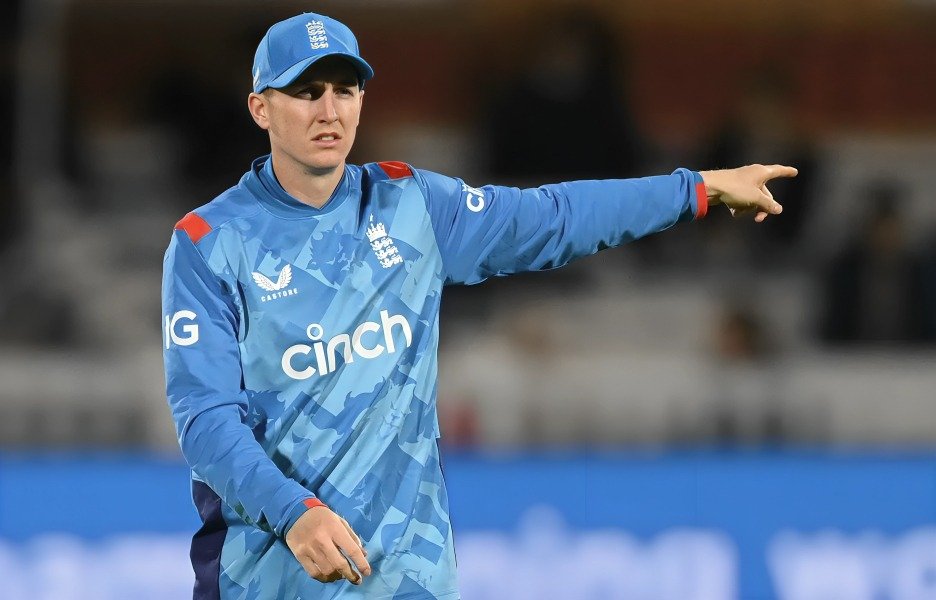 Top 10 Legendary Players with the Most Catches in an Innings in ODIs (2025) 8 Top 10 Legendary Players with the Most Catches in an Innings in ODIs (2025)