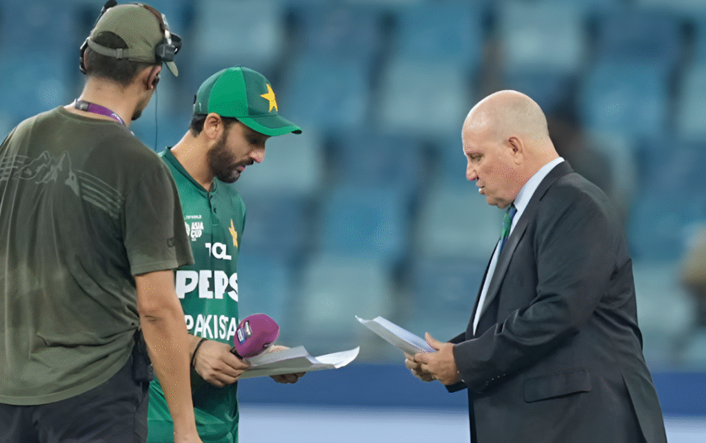 Asia Cup 2025 Handshake Controversy: How a Missed Gesture Sparked Tensions Between India and Pakistan