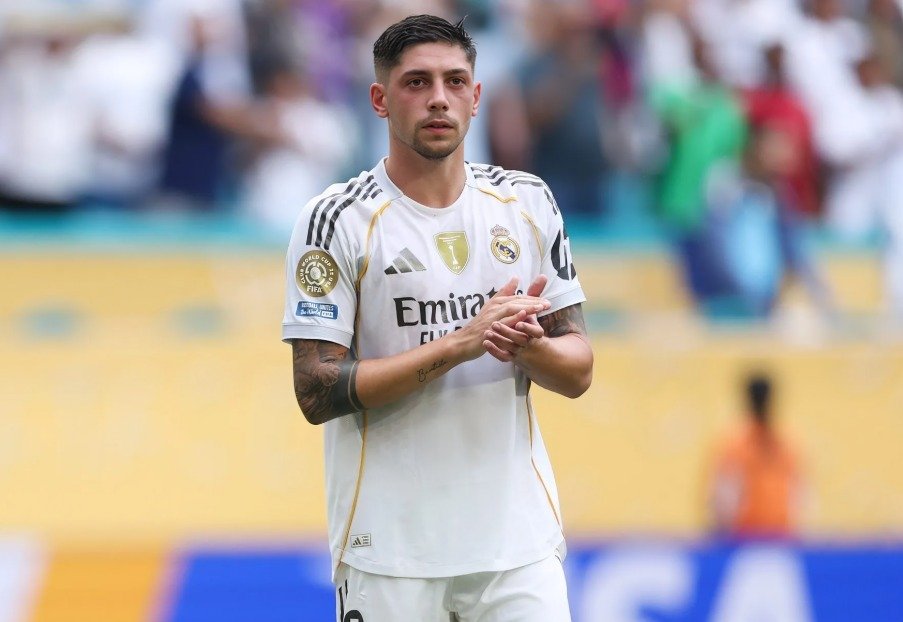 Top 10 Best Midfielders in the World 2025